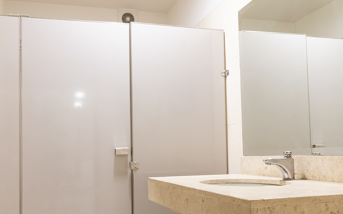 Oficinas en Venta en San Benito 22