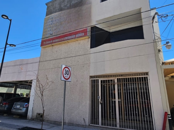 Edificio de oficinas en venta en el centro de Hermosillo, tres niveles — foto 2