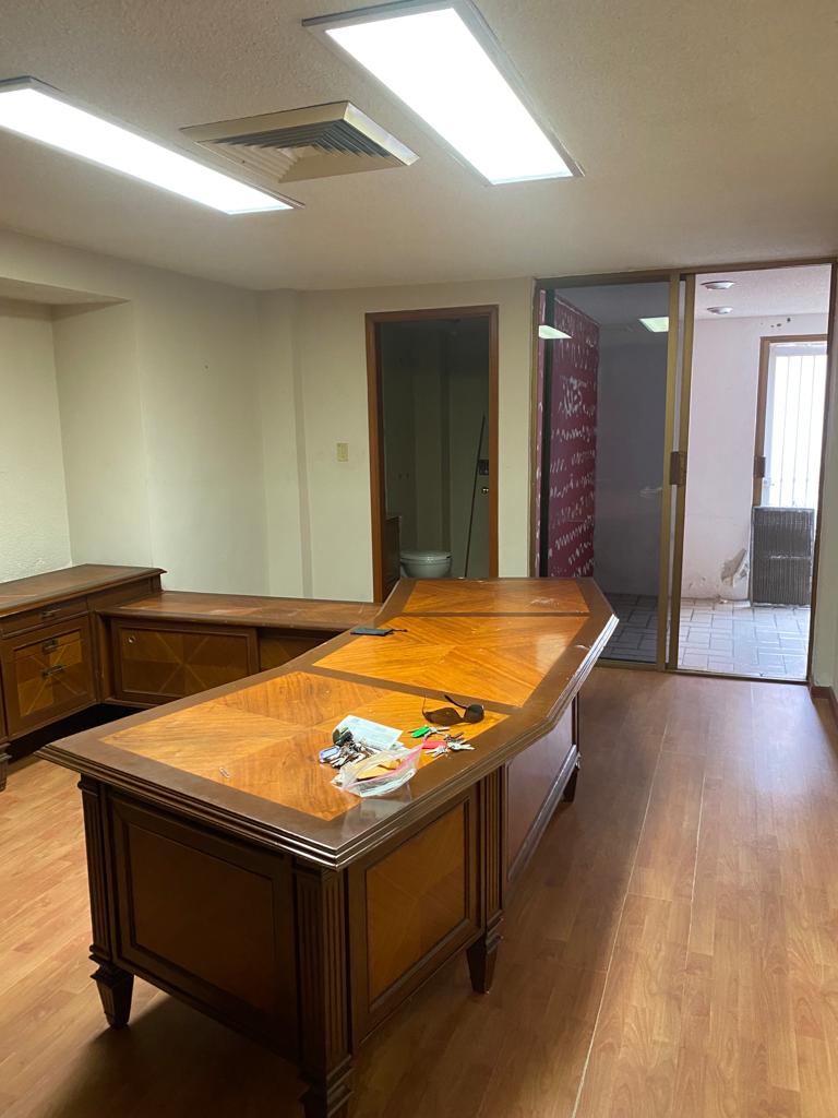Edificio de oficinas en venta en el centro de Hermosillo, tres niveles — foto 13