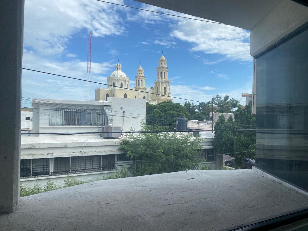 Edificio de oficinas en venta en el centro de Hermosillo, tres niveles — foto 16