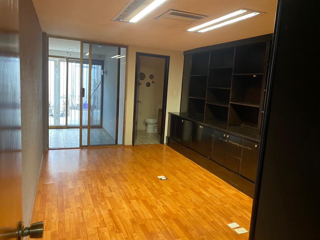 Edificio de oficinas en venta en el centro de Hermosillo, tres niveles — foto 17