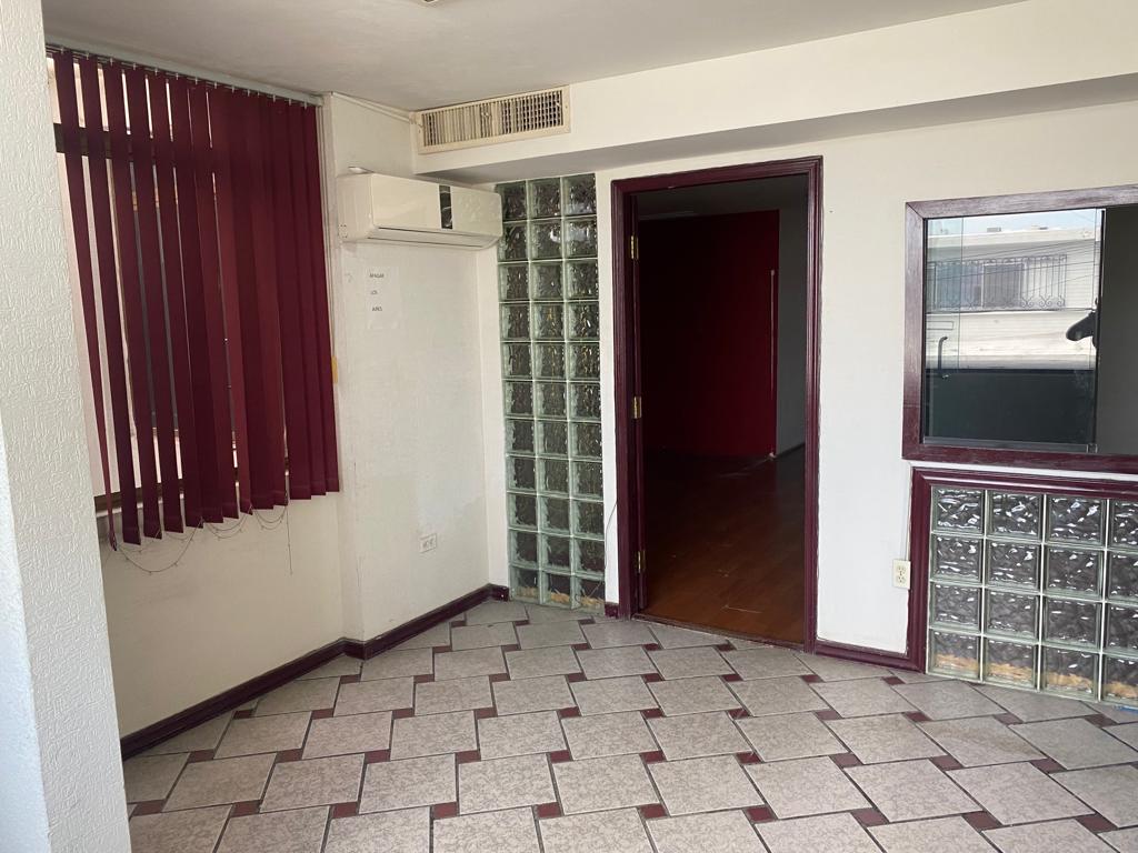 Edificio de oficinas en venta en el centro de Hermosillo, tres niveles — foto 19