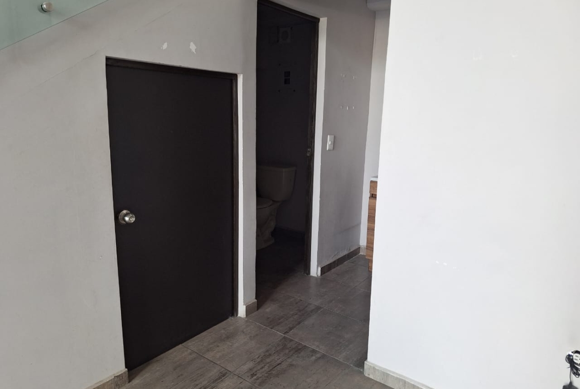 Oficina en renta en Grand Kino, Hermosillo, de 150 m² en dos niveles — foto 2