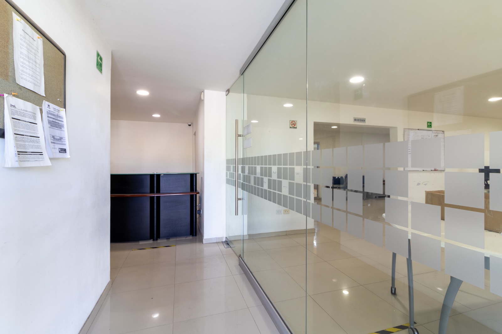 Oficinas en venta en San Benito, Hermosillo, de una planta y equipadas — foto 28
