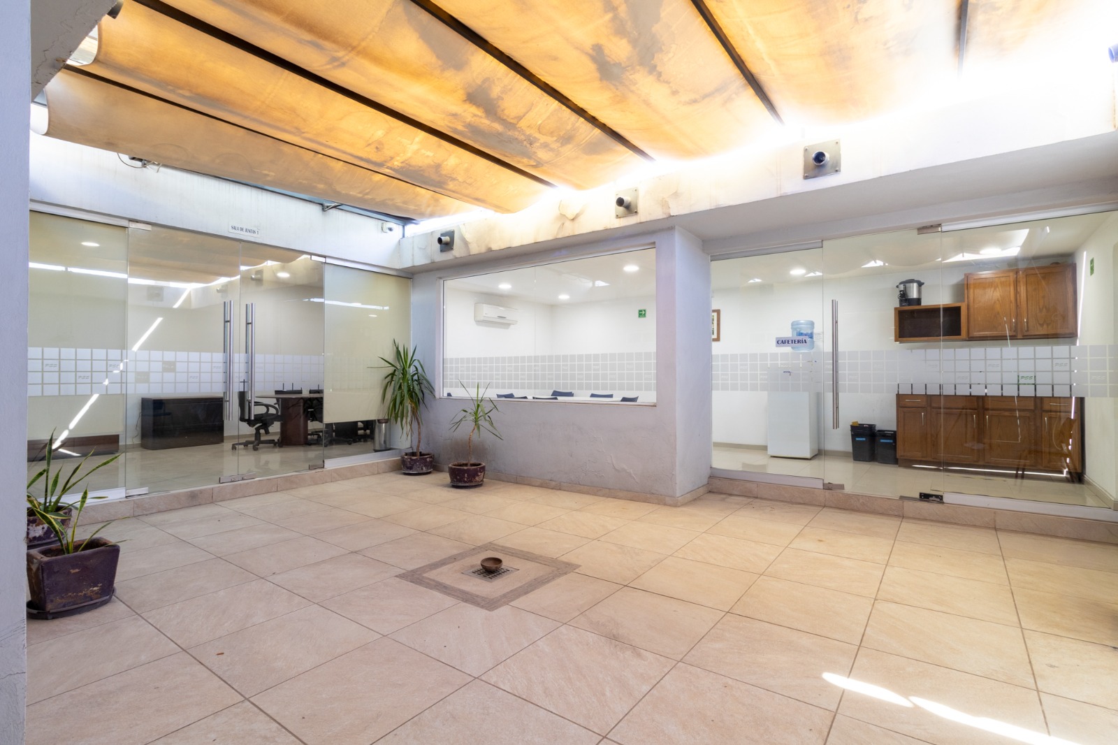 Oficinas en venta en San Benito, Hermosillo, de una planta y equipadas — foto 30